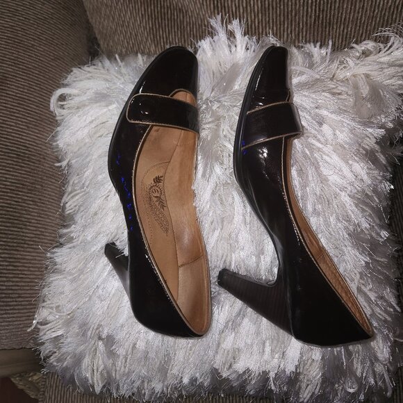 Brown Patent Leather Heels- Size 12 Brand SOFFT - Picture 1 of 3